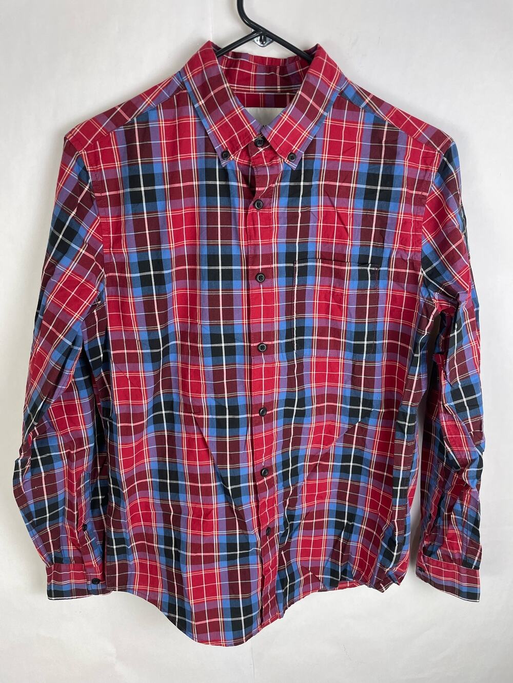 American Eagle Mens Plaid Red and Blue button up long sleeved shirt